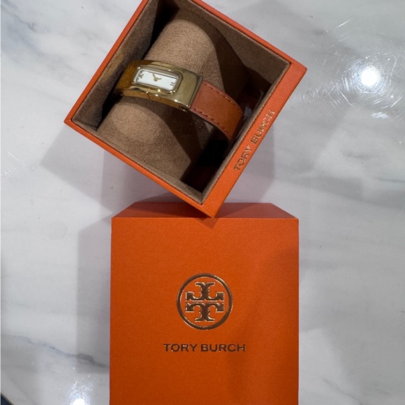 TORY BURCH T Watch With Reversible Leather And Gold Tone Stainless Steel - Picture 5 of 10